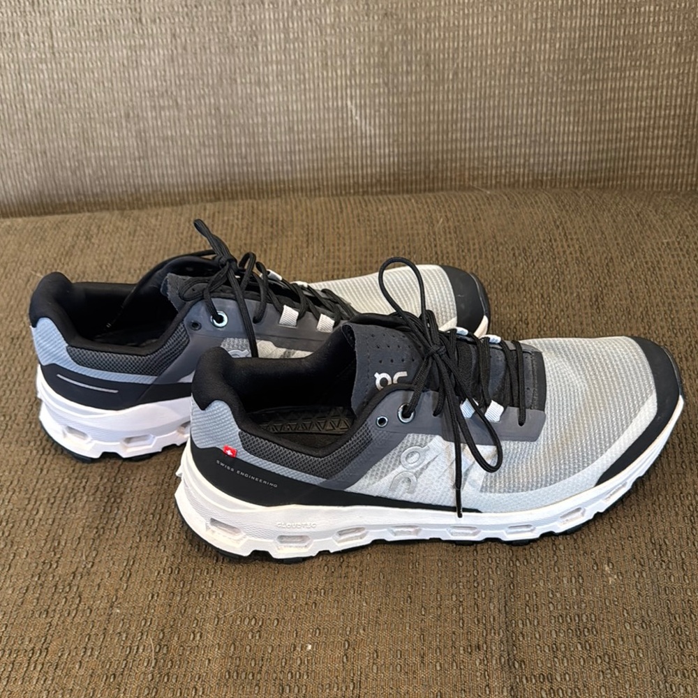 On Running Dual-Tone Athletic Shoes